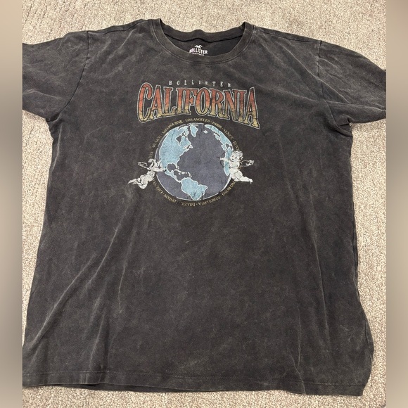 Hollister Tops - Hollister Graphic T-Shirt